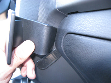 Brodit ProClip 854799 voor Isuzu D-Max 2012-2020 - montagepositie op dashboard