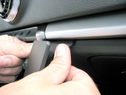Brodit ProClip 854805 voor Audi S3 2013-2020 en Audi A3 2013-2020 - ProClip geplaatst in het voertuig