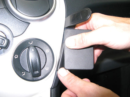 Brodit ProClip 854808 voor Ford Ka 2009-2016 - detail van dashboardmontage