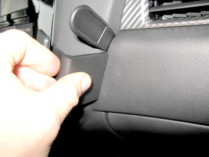 Brodit ProClip 854817 voor Mitsubishi Outlander 2013-2021 - detail van dashboardmontage