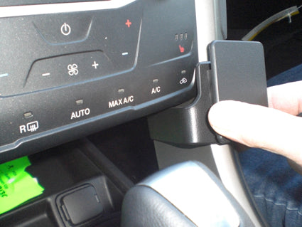 Brodit ProClip 854823 voor Ford Mondeo 2015-2018 en Ford Fusion 2013-2020 - detail van dashboardmontage