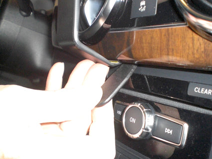 Brodit ProClip 854825 voor Mercedes Benz GLK-Class 2013-2015 - montagepositie op dashboard