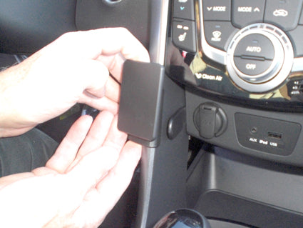 Brodit ProClip 854836 voor Hyundai Elantra GT 2012-2017 - detail van dashboardmontage