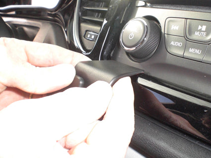 Brodit ProClip 854838 voor Dodge Dart 2013-2017 - detail van dashboardmontage