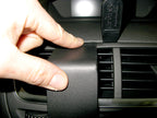 Brodit ProClip 854874 voor Buick Encore 2013-2016 en Opel Mokka 2013-2016 - detail van dashboardmontage