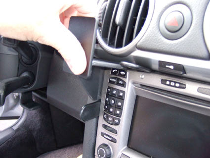 Brodit ProClip 854877 voor Porsche Cayman (Type 987) 2005-2012 en Porsche Boxster (Type 987) 2005-2012 - ProClip geplaatst in het voertuig