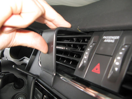 Brodit ProClip 854885 voor Skoda Octavia III 2013-2017 - detail van dashboardmontage