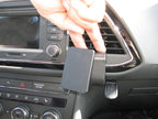 Brodit ProClip 854890 voor Seat Leon 2013-2020 - detail van dashboardmontage