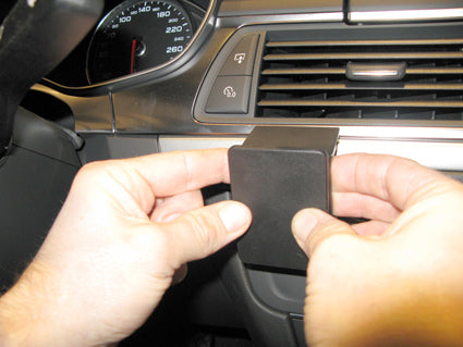 Brodit ProClip 854892 voor Audi S6 2011-2018 en Audi A6 2011-2018 - ProClip geplaatst in het voertuig
