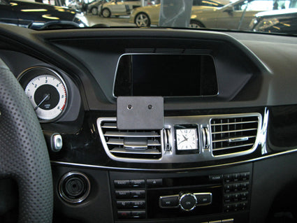 Brodit ProClip 854896 voor Mercedes Benz E-Class, Stationwagon 2014-2016 en Mercedes Benz E-Class, Sedan 2014-2016 - installatiepositie