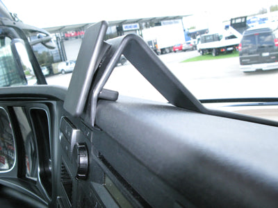 Brodit ProClip 854900 voor Mercedes Benz Arocs 2014-2019, Mercedes Benz Antos 2013-2019 en Mercedes Benz Actros 4 2013-2019 - productfoto zwarte ABS montagebasis