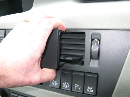 Brodit ProClip 854902 voor Volvo FH series 2013-2026 - detail van dashboardmontage