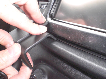 Brodit ProClip 854928 voor Dodge Dart 2013-2017 - montagepositie op dashboard