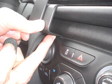 Brodit ProClip 854928 voor Dodge Dart 2013-2017 - ProClip geplaatst in het voertuig
