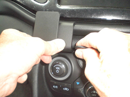 Brodit ProClip 854928 voor Dodge Dart 2013-2017 - detail van dashboardmontage