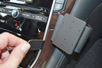 Brodit ProClip 854964 voor Infiniti Q60 2016-2022 en Infiniti Q50 2014-2024 - ProClip geplaatst in het voertuig