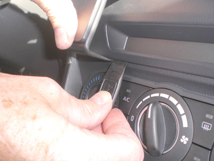 Brodit ProClip 854966 voor Mazda 3 2014-2018 - ProClip geplaatst in het voertuig
