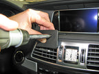 Brodit ProClip 854974 voor Mercedes Benz E-Class, Coupé 2014-2017 en Mercedes Benz E-Class, Convertible 2014-2017 - detail van dashboardmontage