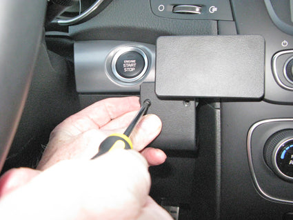Brodit ProClip 854985 voor Kia Sorento 2013-2014 - detail van dashboardmontage