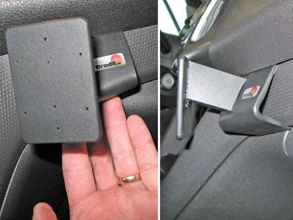 Brodit ProClip 854991 voor Ford Transit Connect 2014-2018 en Ford Tourneo Connect 2014-2018 - detail van dashboardmontage