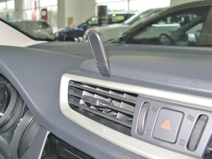 Brodit ProClip 854993 voor Nissan X-Trail 2014-2021, Nissan Rouge Sport 2021-2024 e.a. - montagepositie op dashboard