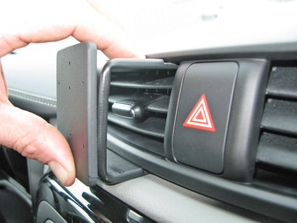 Brodit ProClip 855001 voor Kia Soul 2014-2017 - detail van dashboardmontage