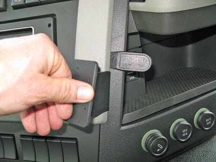 Brodit ProClip 855005 voor Volvo FM series 2014-2020 - detail van dashboardmontage