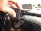 Brodit ProClip 855014 voor Chevrolet Silverado 2500/3500 Series 2015-2019, Chevrolet Silverado 1500 Series 2014-2018 e.a. - montagepositie op dashboard