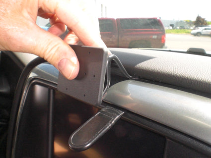 Brodit ProClip 855014 voor Chevrolet Silverado 2500/3500 Series 2015-2019, Chevrolet Silverado 1500 Series 2014-2018 e.a. - ProClip geplaatst in het voertuig