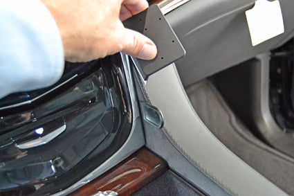 Brodit ProClip 855017 voor Cadillac Escalade 2015-2020 - detail van dashboardmontage