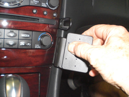 Brodit ProClip 855020 voor Infiniti QX50 2014-2017 - montagepositie op dashboard