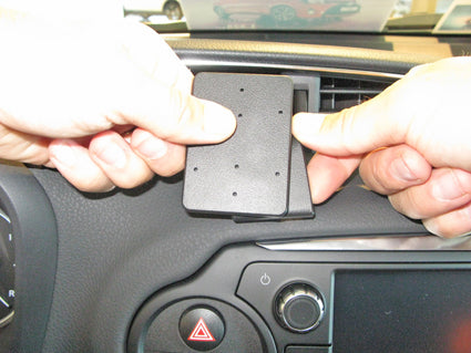 Brodit ProClip 855040 voor Toyota Yaris 2015-2020 - detail van dashboardmontage