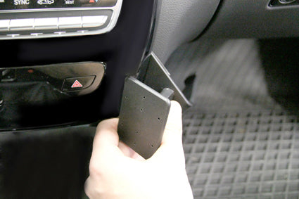 Brodit ProClip 855060 voor Mercedes Benz C-Class (180-320) 2014-2021 - montagepositie op dashboard