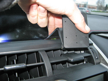 Brodit ProClip 855067 voor Lexus NX Series 2015-2017 - detail van dashboardmontage