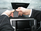 Brodit ProClip 855074 voor Volkswagen Golf Sportsvan 2015-2021 - detail van dashboardmontage