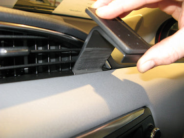 Brodit ProClip 855082 voor Toyota Yaris 2015-2020 - montagepositie op dashboard
