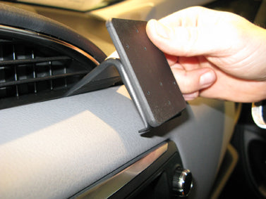 Brodit ProClip 855082 voor Toyota Yaris 2015-2020 - ProClip geplaatst in het voertuig