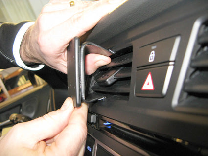 Brodit ProClip 855083 voor Hyundai i20 2015-2018 - detail van dashboardmontage