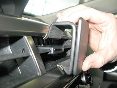 Brodit ProClip 855084 voor Toyota Prius v 2015-2019 en Toyota Prius + 2015-2020 - ProClip geplaatst in het voertuig
