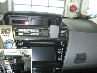Brodit ProClip 855084 voor Toyota Prius v 2015-2019 en Toyota Prius + 2015-2020 - installatiepositie