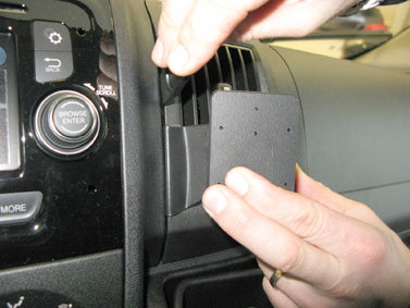 Brodit ProClip 855086 voor Citroen Jumper 2015-2024, Dodge Ram ProMaster Van 2015-2021 e.a. - detail van dashboardmontage