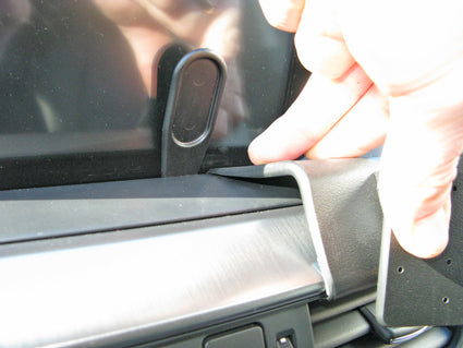 Brodit ProClip 855091 voor Mazda 6 2015-2018 - detail van dashboardmontage