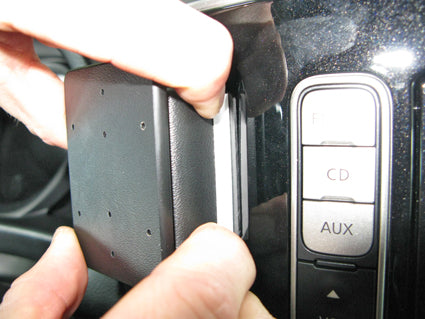 Brodit ProClip 855102 voor Nissan NV200 2015-2023 - detail van dashboardmontage