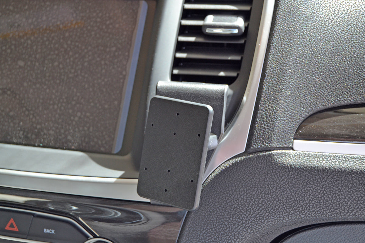 Brodit ProClip 855106 voor Chrysler 300 2015-2022 - productfoto zwarte ABS montagebasis