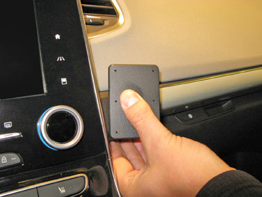 Brodit ProClip 855127 voor Renault Espace 2015-2022 - detail van dashboardmontage