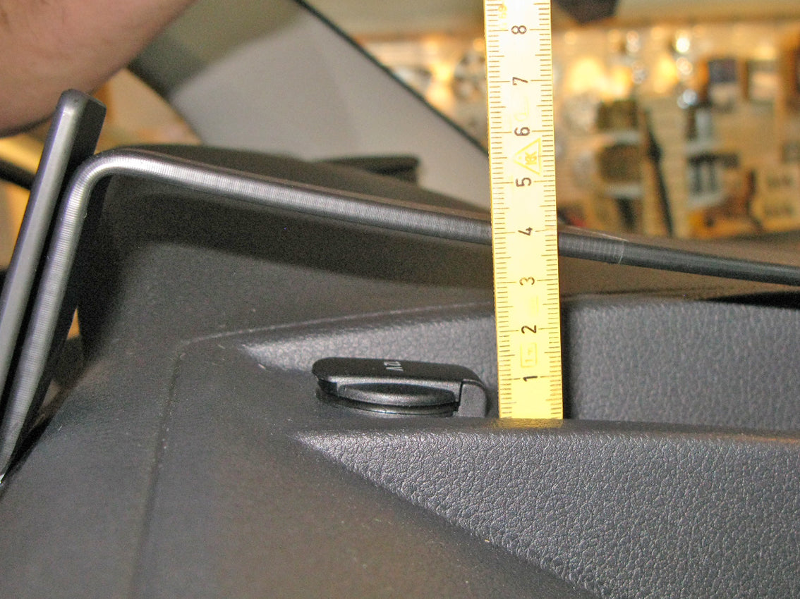 Brodit ProClip 855135 voor Volkswagen T6 Transporter/Pickup 2016-2020 en Volkswagen Caravelle 2016-2020 - montagefoto 6