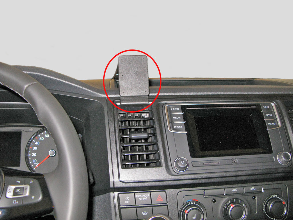 Brodit ProClip 855135 voor Volkswagen T6 Transporter/Pickup 2016-2020 en Volkswagen Caravelle 2016-2020 - montagefoto 7
