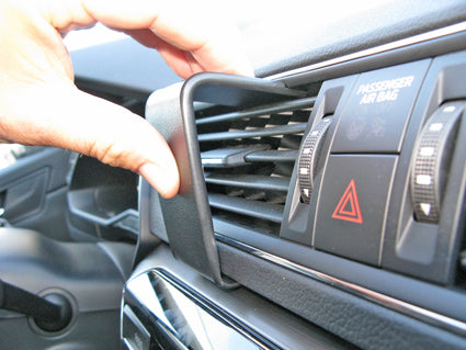 Brodit ProClip 855137 voor Skoda Superb 2016-2019 - detail van dashboardmontage