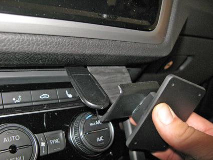 Brodit ProClip 855163 voor Volkswagen Touran 2016-2026 - ProClip geplaatst in het voertuig