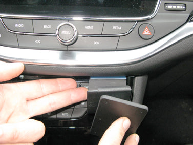 Brodit ProClip 855169 voor Opel Astra 2016-2021 - ProClip geplaatst in het voertuig